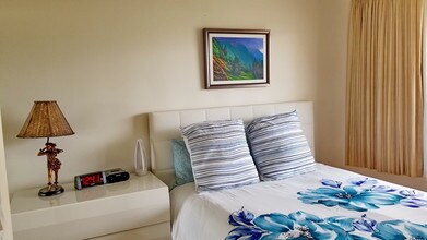 2140 Kuhio Ave, Unit #2501 in Honolulu, HI - Building Photo - Building Photo