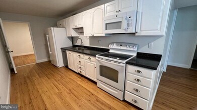 12606 Stratford Garden Dr in Silver Spring, MD - Building Photo - Building Photo
