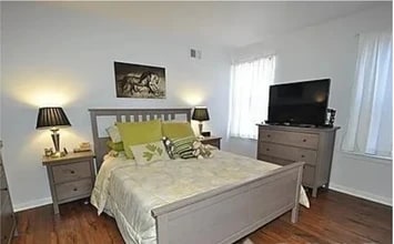 1601 Woodbridge Commons Way in Iselin, NJ - Building Photo - Building Photo