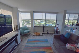 1500 Presidential Way in West Palm Beach, FL - Building Photo - Building Photo