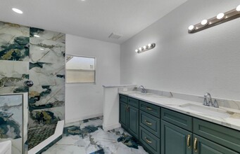 2935 NW 8th Ct in Fort Lauderdale, FL - Building Photo - Building Photo