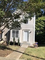 1035 Plantation Way in Kennesaw, GA - Building Photo