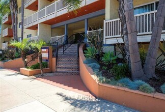 1707 Pacific Coast Hwy, Unit 224 in Hermosa Beach, CA - Building Photo - Building Photo