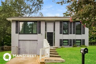 6139 Cougar Dr in Knoxville, TN - Building Photo