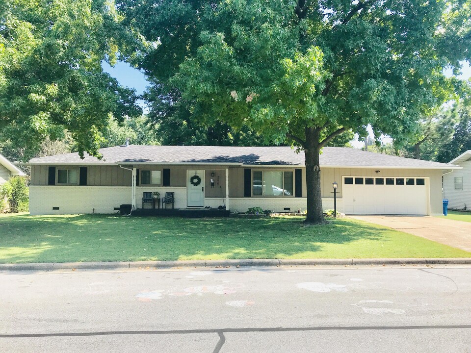 2901 S Highland Ave in Joplin, MO - Building Photo