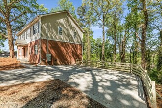 2351 Perry Blvd NW in Atlanta, GA - Foto de edificio - Building Photo