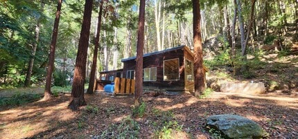 19901 Briceland Rd in Whitethorn, CA - Building Photo - Building Photo