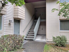 14010 SE 6th St, Unit 23 in Bellevue, WA - Building Photo - Building Photo