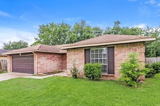 3002 Sherborne St in Pearland, TX - Building Photo - Building Photo