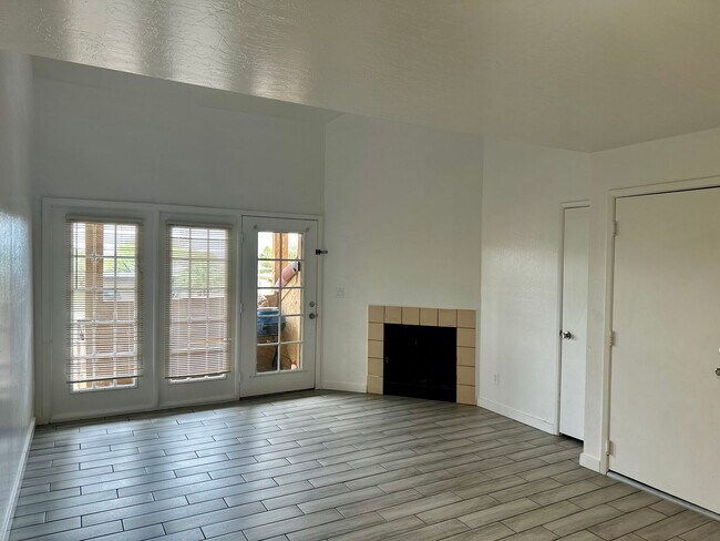 4901 S Calle Los Cerros Dr in Tempe, AZ - Building Photo - Building Photo