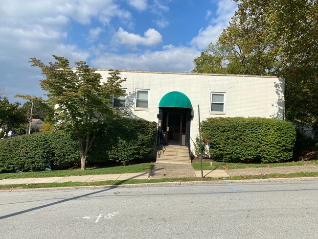 Butler Apartments in Abington, PA - Foto de edificio - Building Photo