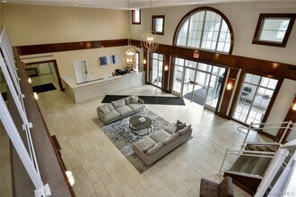 10 Byron Pl in Larchmont, NY - Building Photo - Building Photo