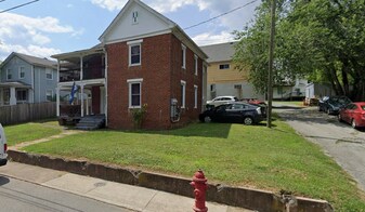 225 Douglas Ave, Unit Unit B in Charlottesville, VA - Building Photo