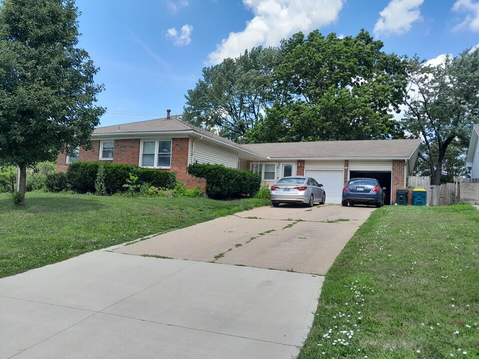 7532 Hayes St in Overland Park, KS - Building Photo