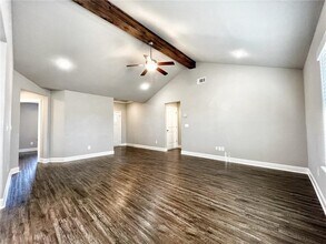 1721 Charismatic Dr in Prairie Grove, AR - Foto de edificio - Building Photo