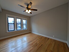 3523 N Racine Ave, Unit #3523-E1 in Chicago, IL - Building Photo - Building Photo