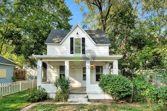 865 10th St NW in Grand Rapids, MI - Building Photo - Building Photo