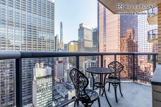 235 W 48th St in New York, NY - Foto de edificio - Building Photo