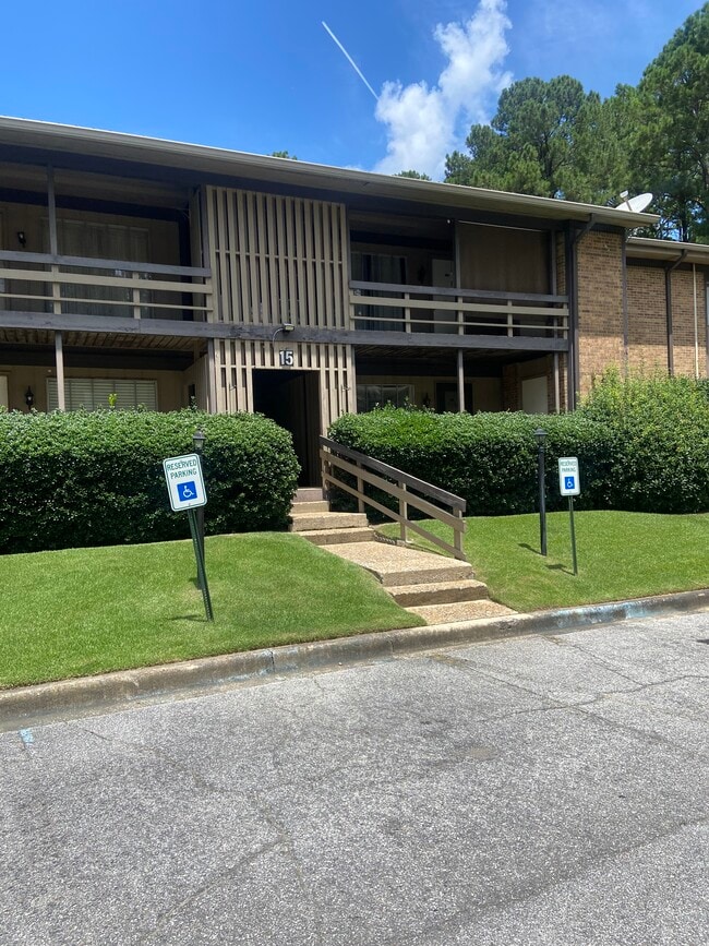 property at 2812 Georgetown Dr