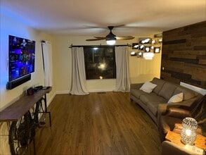 1174 River Bluff Dr in Oakdale, CA - Building Photo - Building Photo