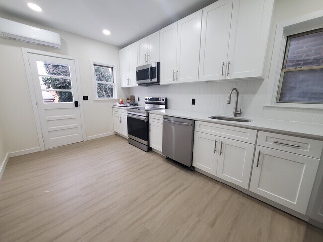 119 64th St in West New York, NJ - Building Photo - Building Photo