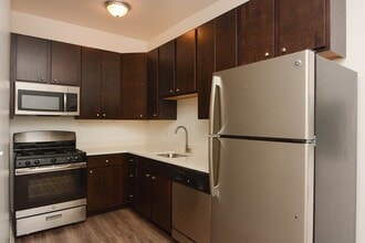 2936 W Palmer St, Unit 201 in Chicago, IL - Foto de edificio - Building Photo