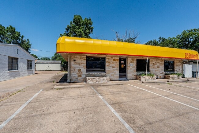 2125 Strawberry Rd in Pasadena, TX - Building Photo - Building Photo