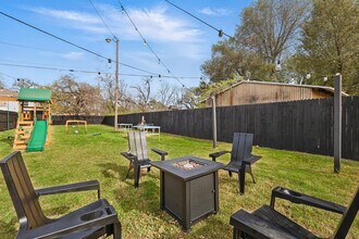 2336 Minnie St, Unit SI ID1514812P in Haltom City, TX - Foto de edificio - Building Photo