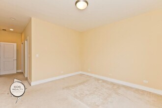 2504 N Willetts Ct, Unit 25-2c in Chicago, IL - Building Photo - Building Photo