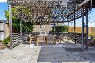 20674 Forest Ave in Castro Valley, CA - Building Photo - Building Photo