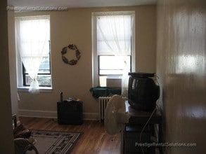 223 Essex St, Unit 4 in Melrose, MA - Building Photo - Building Photo
