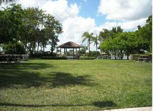 11625 W Atlantic Blvd in Coral Springs, FL - Building Photo - Building Photo