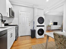 1643 Cambridge St, Unit 1R in Cambridge, MA - Building Photo