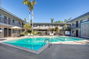 Villa Gardens in Hawthorne, CA - Building Photo