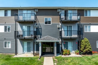 Woodside Park Apartments in Des Moines, IA - Foto de edificio - Building Photo