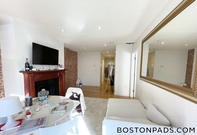 property at 73 Gainsborough St