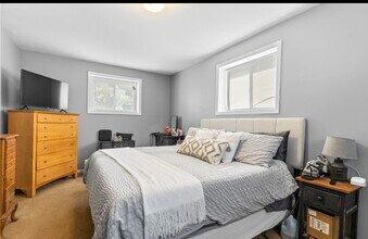 10030 Hillside Ter in Marcy, NY - Foto de edificio - Building Photo