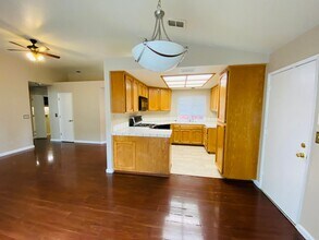 8241 Cashel Way in Sacramento, CA - Building Photo - Building Photo