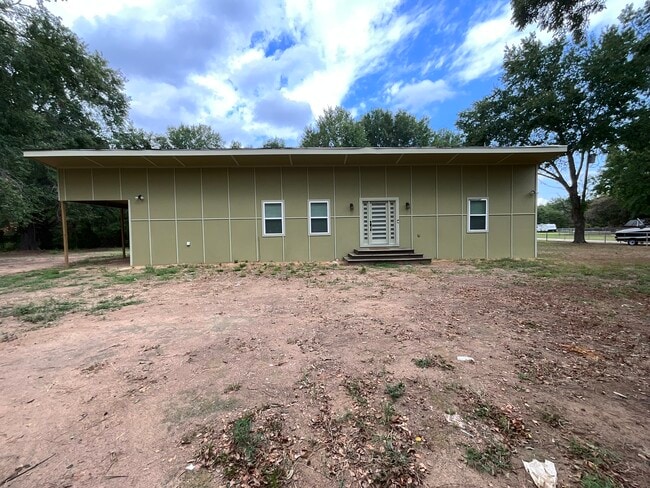 property at 15854 US-80