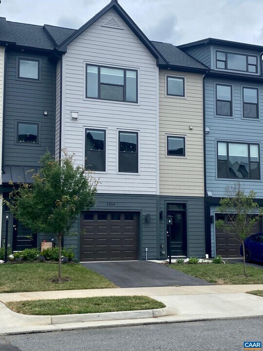 2254 Fowler Cir in Charlottesville, VA - Building Photo