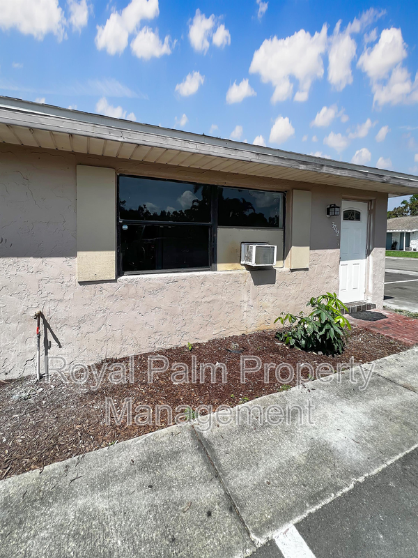 3742-3746-3746 Estelle Ave in Ft. Myers, FL - Building Photo - Building Photo