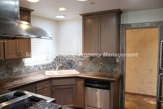 156 Foothill Blvd in San Luis Obispo, CA - Building Photo - Building Photo