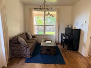 8516 Hillrock Dr in Round Rock, TX - Foto de edificio - Building Photo