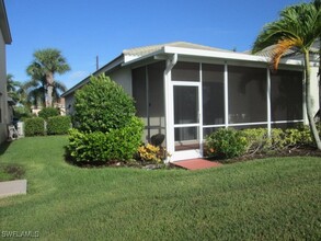 2677 Blue Cypress Lake Ct in Cape Coral, FL - Foto de edificio - Building Photo