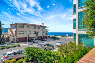 110 Paseo de la Concha in Redondo Beach, CA - Building Photo - Building Photo