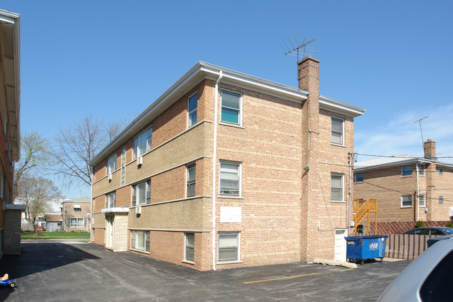 2037 N 19th Ave in Melrose Park, IL - Foto de edificio - Building Photo