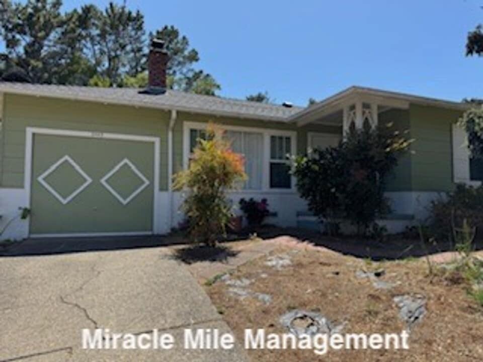 2443 Fifth Ave in San Rafael, CA - Foto de edificio