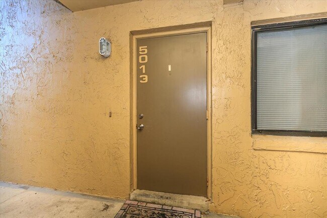 5013 Vineland Rd in Orlando, FL - Building Photo - Building Photo