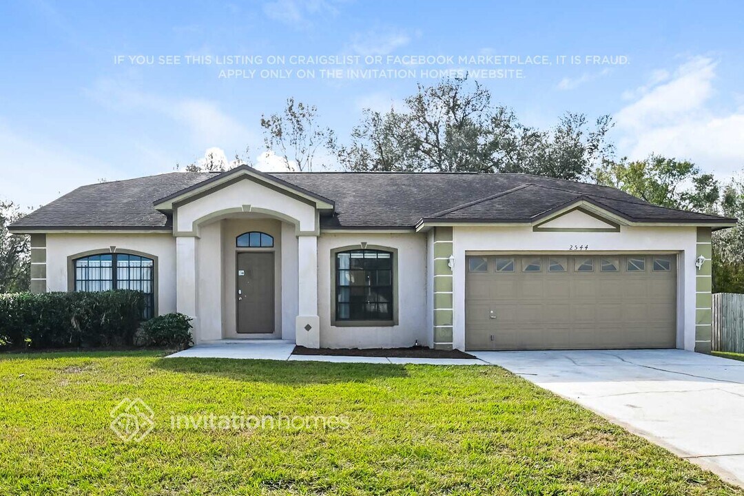 2544 Parkland Dr in Lakeland, FL - Foto de edificio