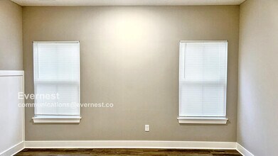 910 S Pope Ave in Independence, MO - Building Photo - Building Photo